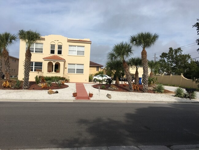 Foto del edificio - Armada Rd. Apartments