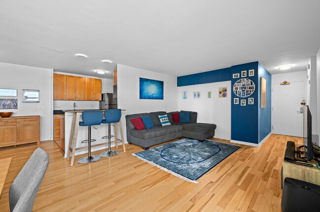 Foto del edificio - 3440 N Lake Shore Dr