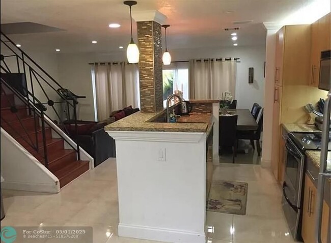 Foto del edificio - 8201 NW 8th Pl