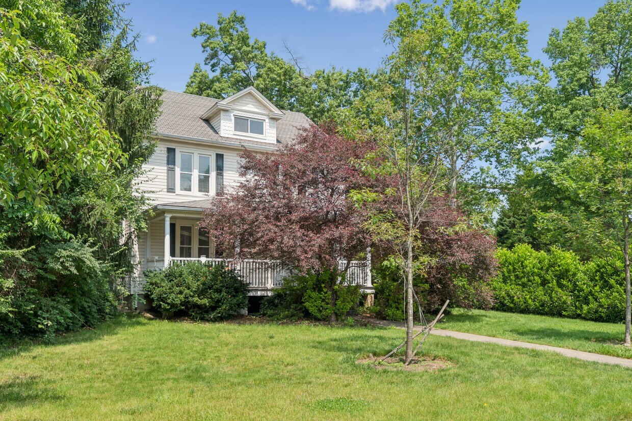 Foto principal - 7410 Columbia Ave