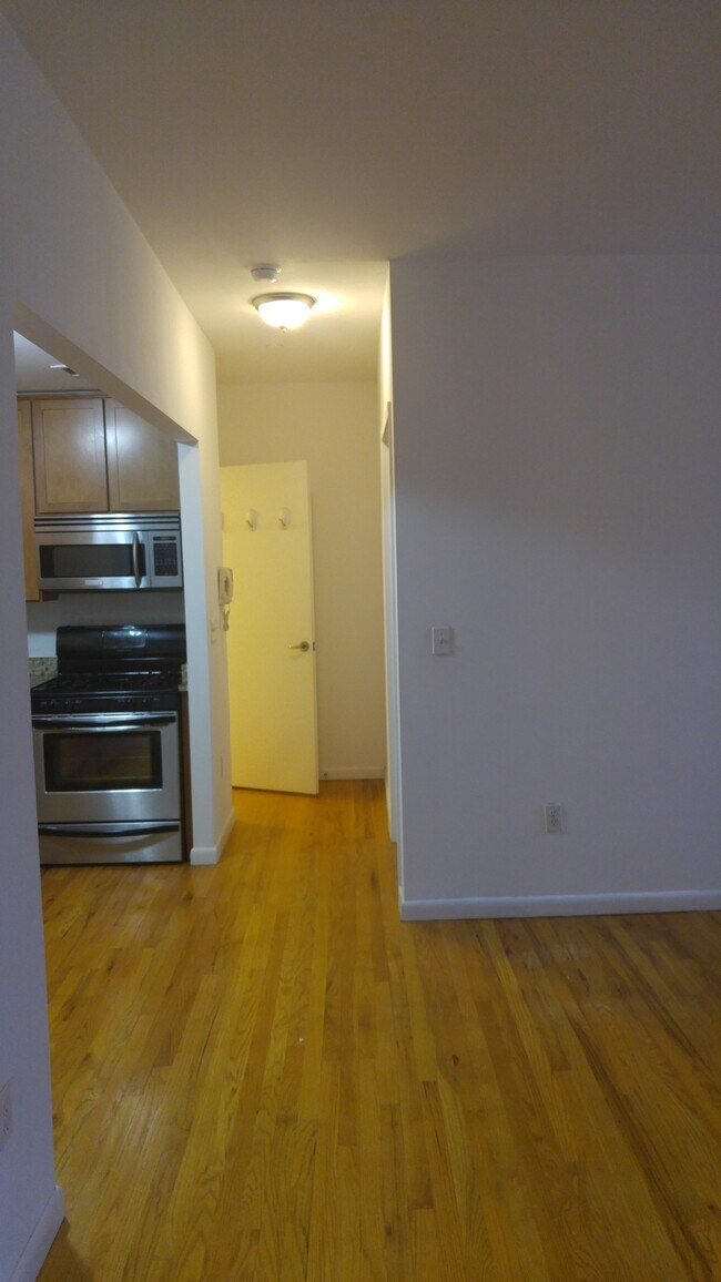 Foto del edificio - 69 E 130th St
