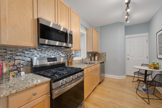 Foto del edificio - 3805 N Ravenswood Ave