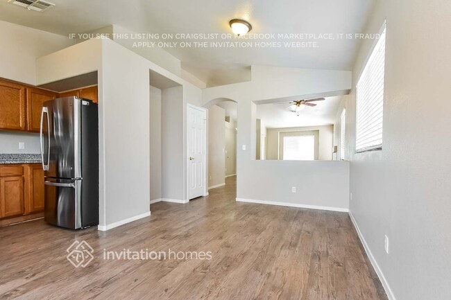 Building Photo - 8904 Chenin Ave