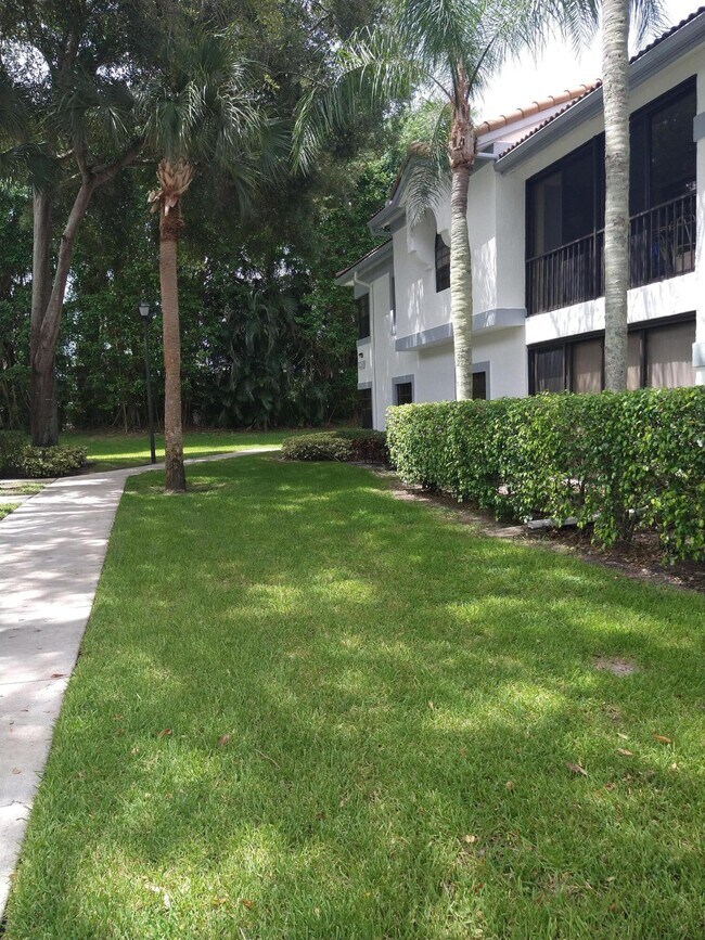 Building Photo - 5475 Verona Dr