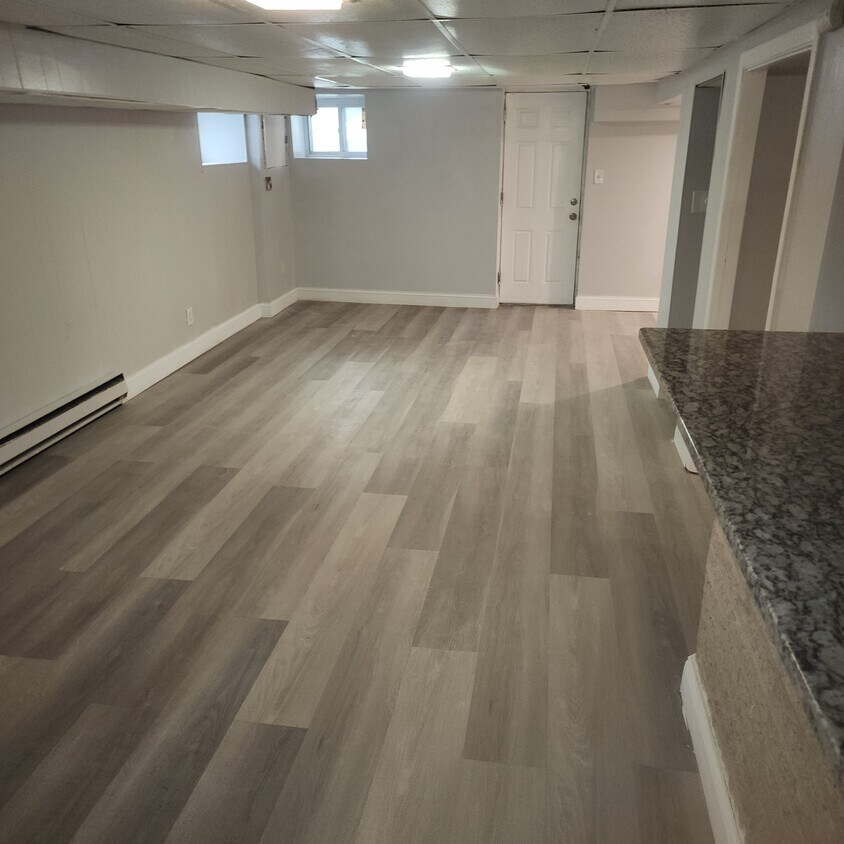 2401 Poplar Dr Unit Basement, Baltimore, MD 21207 Room for Rent in