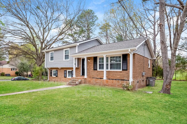 Building Photo - 1700 Dixon Rd