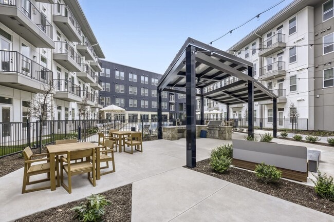 Building Photo - The Hayden