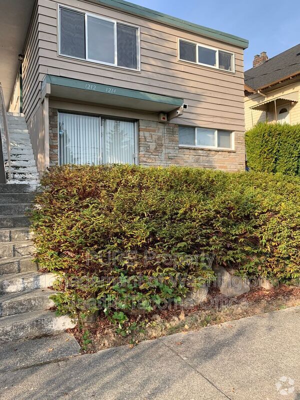Building Photo - 1214.5 N 49th St