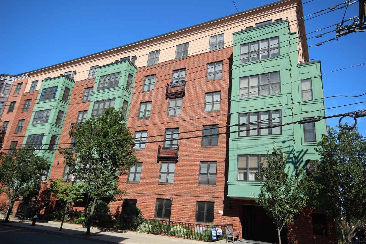 Foto principal - 901 Madison St