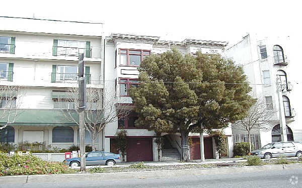 Building Photo - 2526 Van Ness Ave
