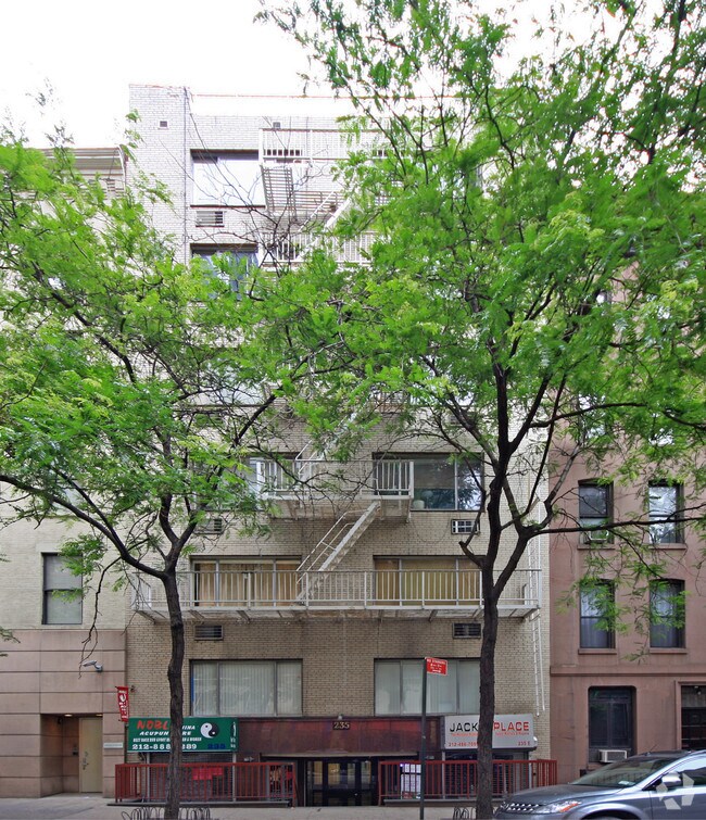 Primary Photo - 235 E 51st St