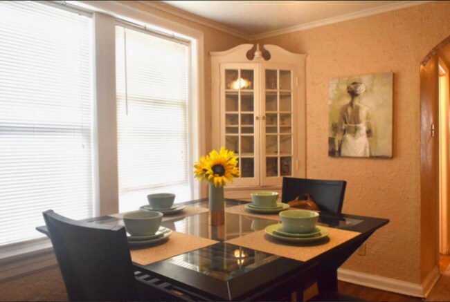 Foto del edificio - 125 W Bodley Ave