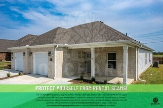 Building Photo - 1902 E Brookview Dr