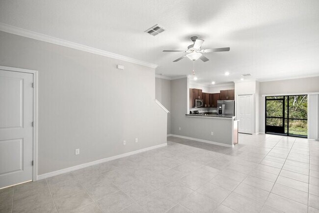 Photo - LIKE NEW Townhome in Willow Square!