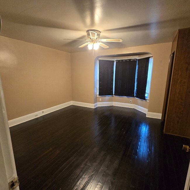 Building Photo - 814 Wayne Ave