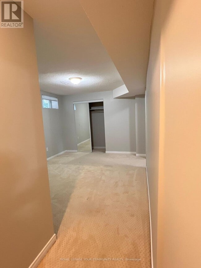 Building Photo - 65 Dakin Dr