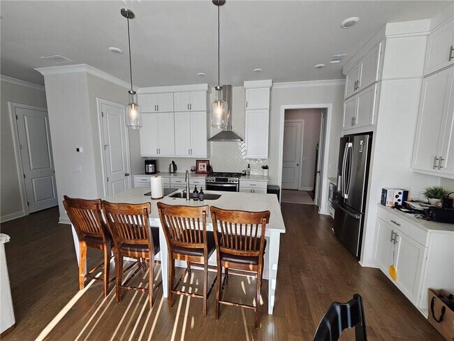 Foto del edificio - 637 Skytop Dr