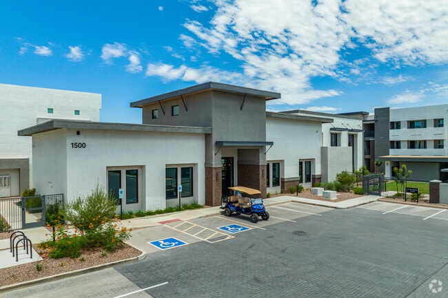 Building Photo - Acero Val Vista
