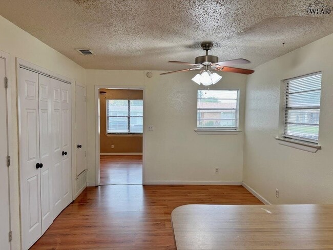 Building Photo - 2952 Moffett Ave