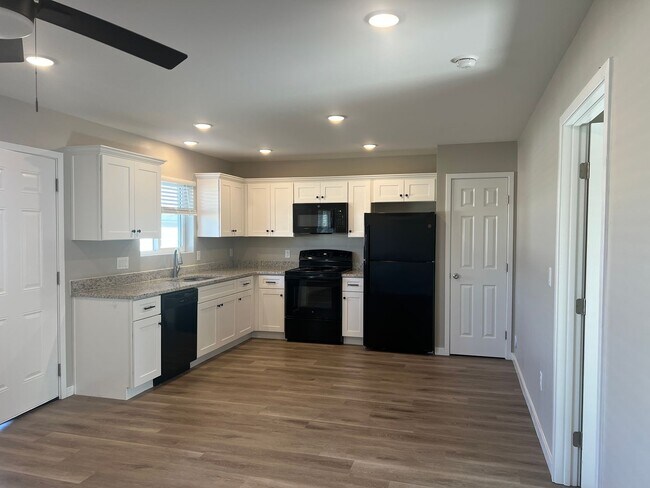 Building Photo - Adair-02