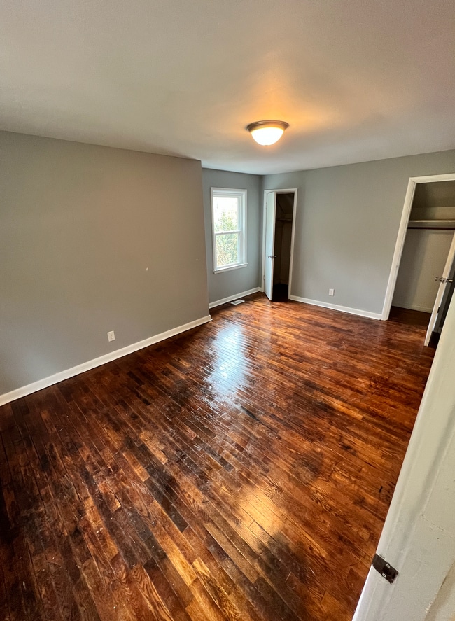 Building Photo - 326 Murrell St