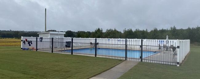 Community Swimming Pool - The Gardens Apartments