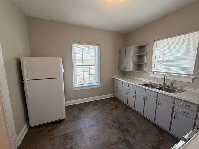 Photo - 432 E Lytle St Apartment