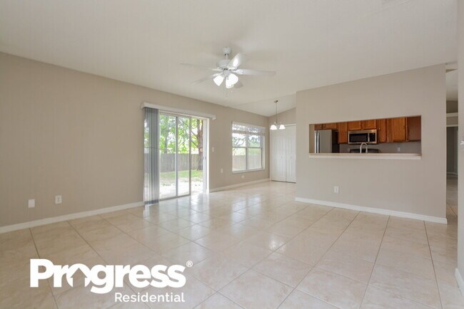 Foto del edificio - 12020 Woodglen Cir