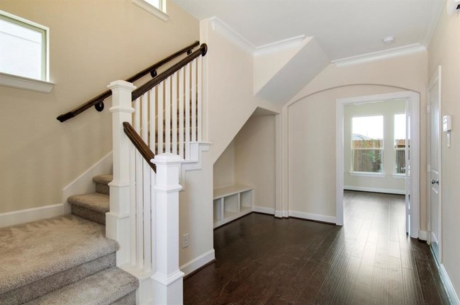 Building Photo - 9606 Knights Station Dr