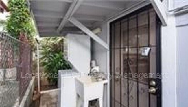 Building Photo - 1731 Algaroba St