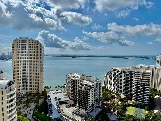 Building Photo - 900 Brickell Key Blvd