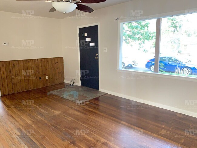 Foto del edificio - 1808 Remington St