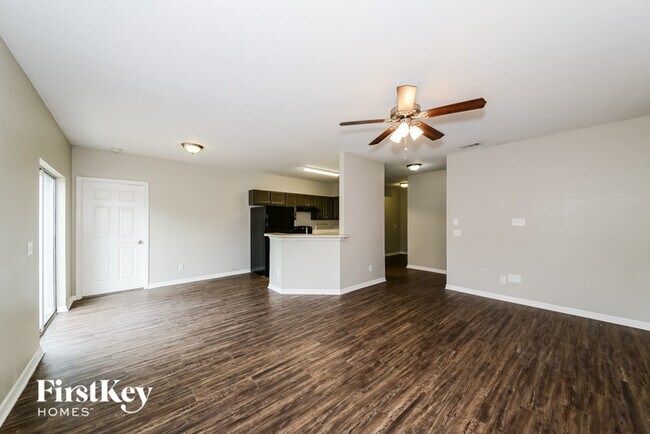 Foto del edificio - 2758 Parrot St