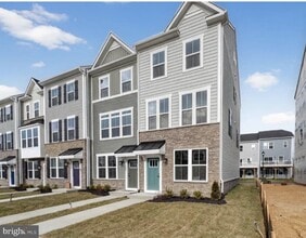 Building Photo - 4945 DUNHAVEN Dr