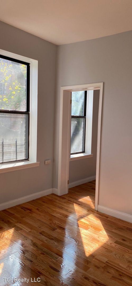 Building Photo - 155 60th St