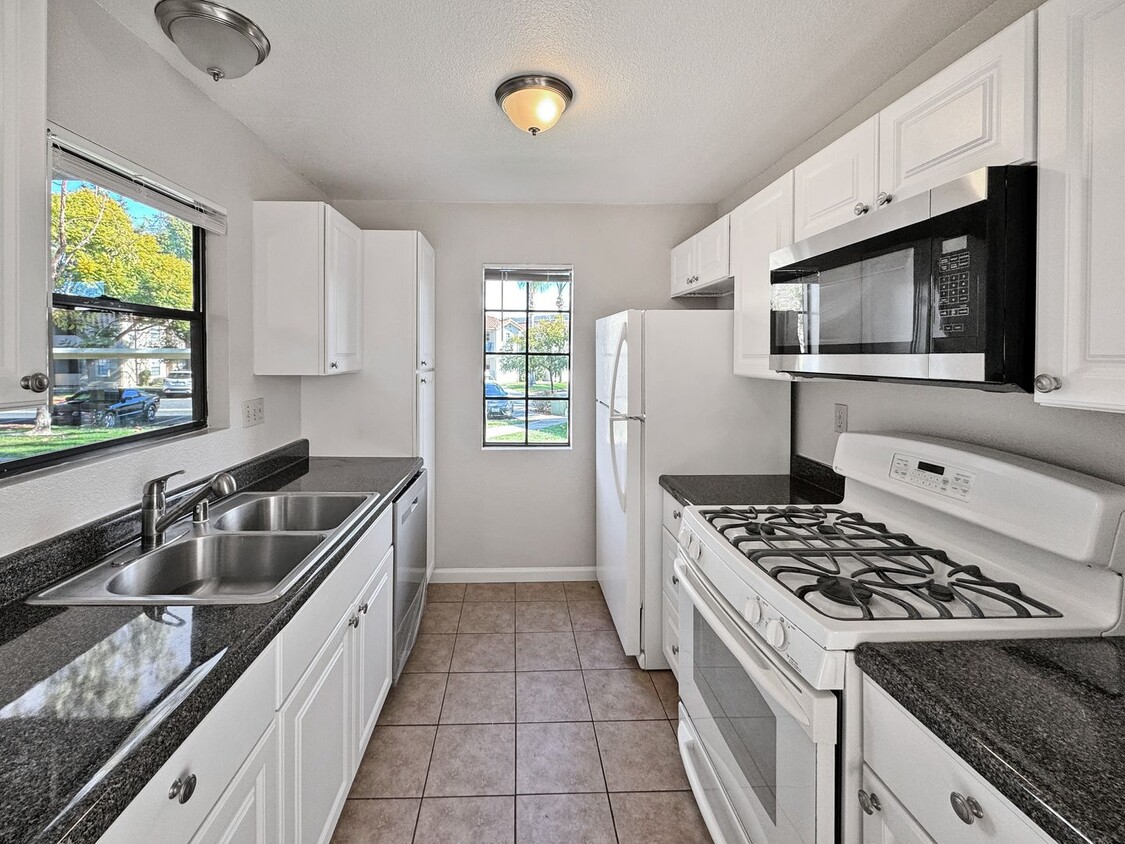 Foto principal - Beautiful 2B/2BA Condo in Rancho Penasquitos!