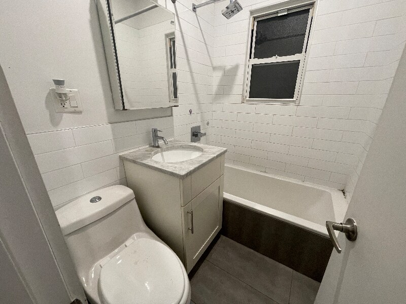 Primary Photo - 1424 Flatbush Ave
