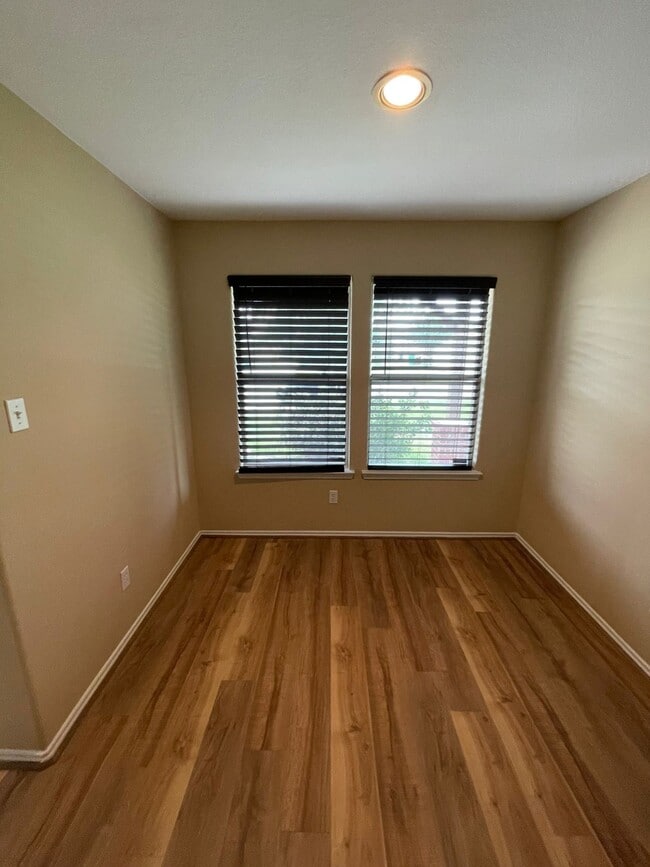 Building Photo - 8714 Sunset Pond Dr