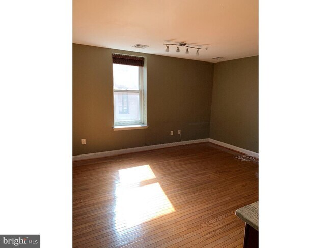 Foto del edificio - 209 N 3rd St