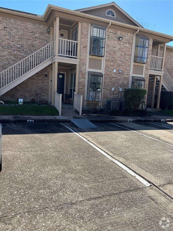 Building Photo - 1311 Antoine Dr