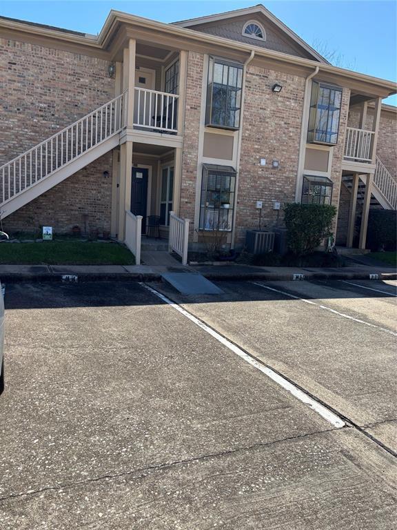 Primary Photo - 1311 Antoine Dr