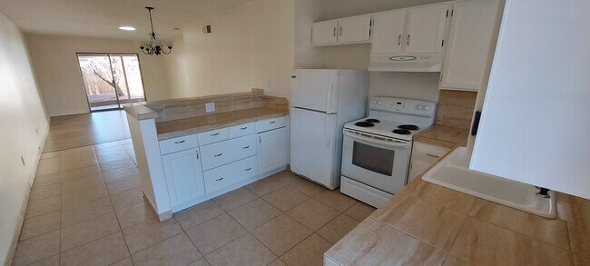 Foto del edificio - 1602 Lindley Dr