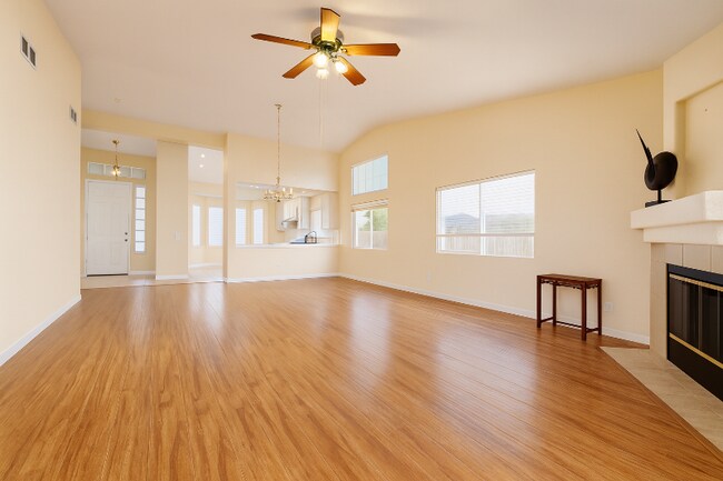 Foto del edificio - 5206 Fawn Hollow Way