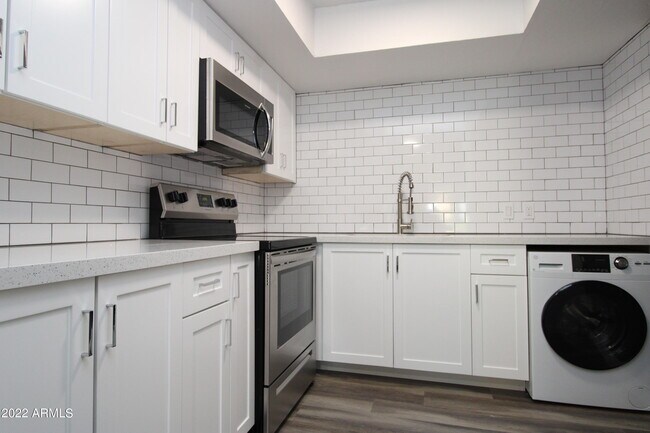 Foto del edificio - 2547 48th St