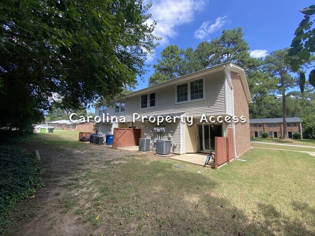 Building Photo - 2700 Stewart Dr