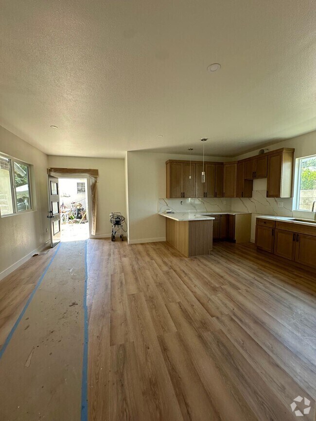 Northwest District Studio Student Apartments for Rent Burbank, CA 2