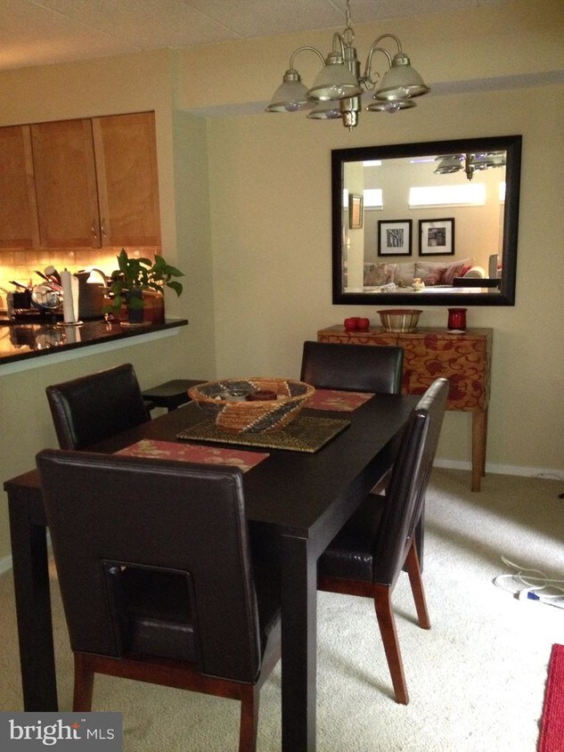 Foto principal - 5709 Harpers Farm Rd