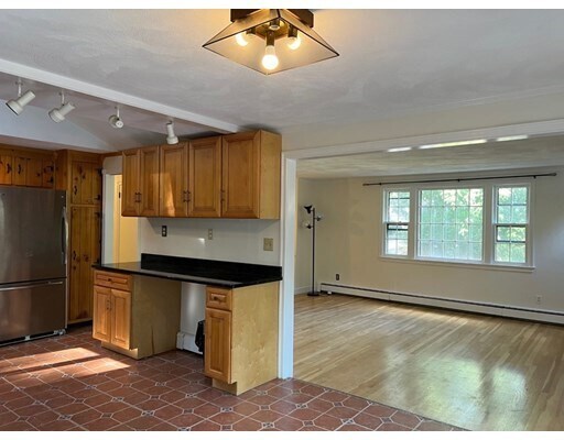 Building Photo - 37 Woodbury Rd