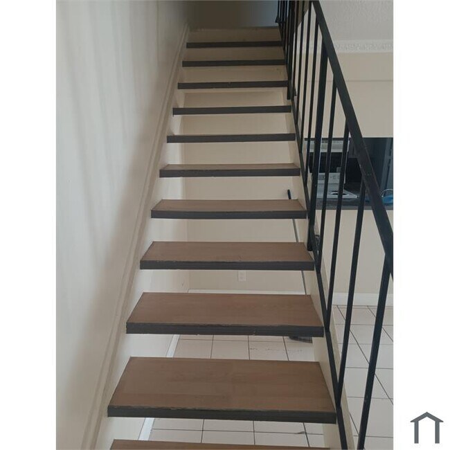 Foto del edificio - 108 E Tiffany Dr