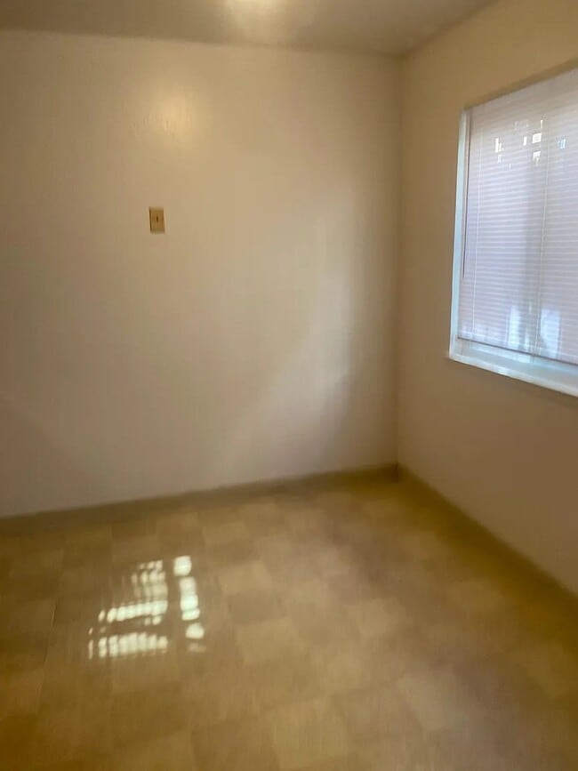 Foto del edificio - 667 Villa St